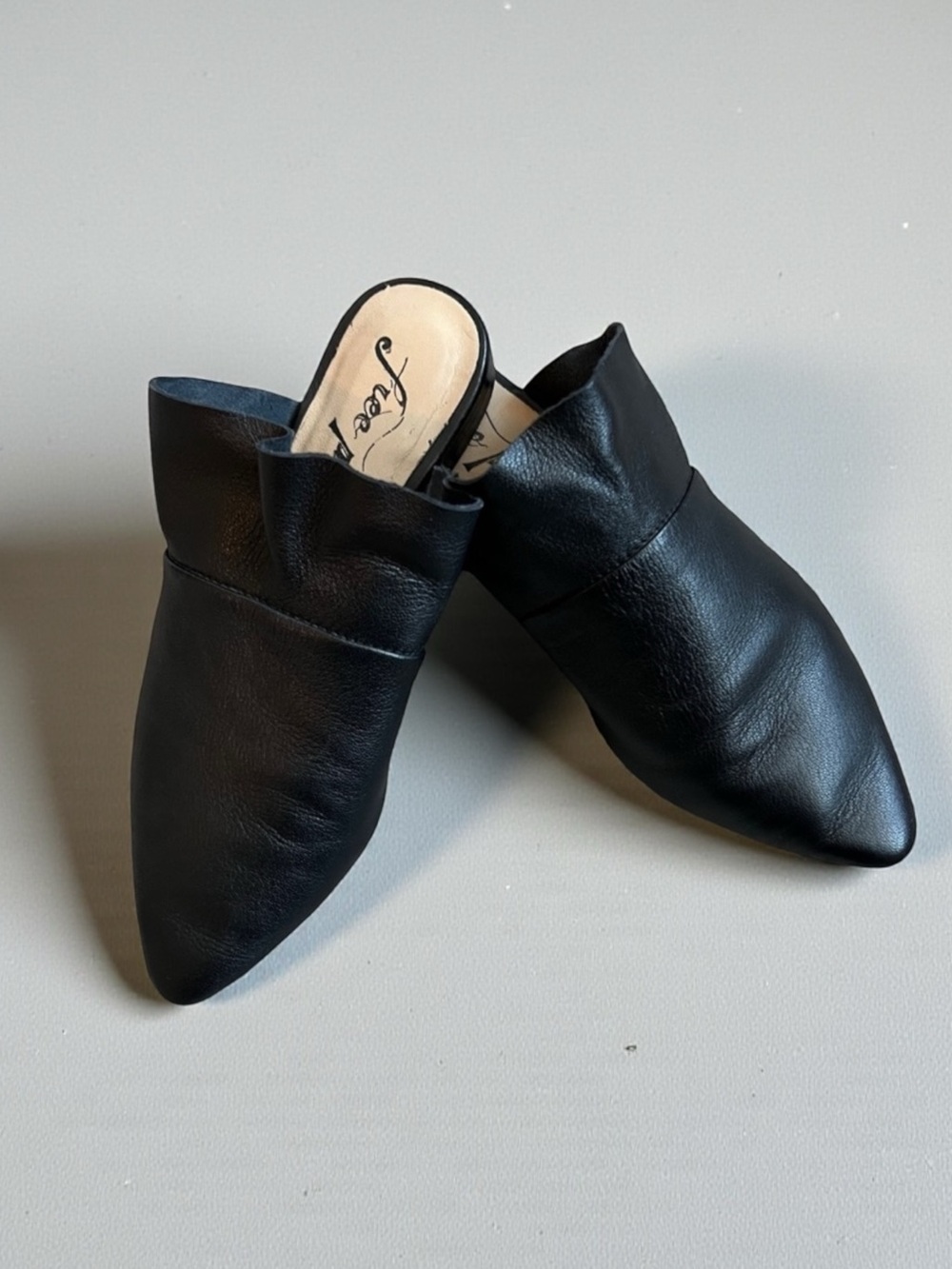 Free People Sienna Leather Ruffle Pointed Toe Flat Mules Black Womens Size 6.5